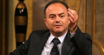 GRATTERI SUONA LA CARICA