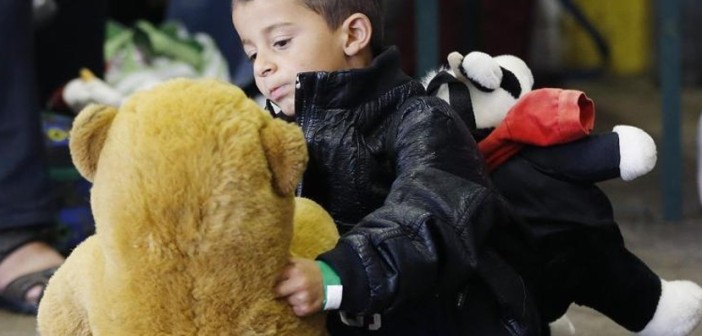 RIFUGIATI. UN PO' PER UNO