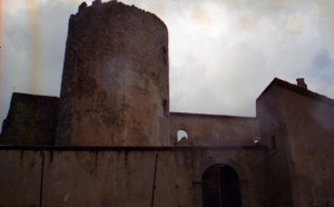 1 torri e resti di mura moliterno