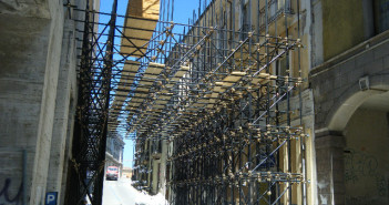 CASA ITALIA, AIUTAMOLI AD AGGIUSTARLA