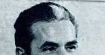 Uomo ciocca bianca
