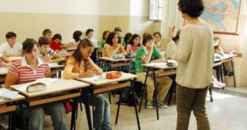 208 insegnanti valigia