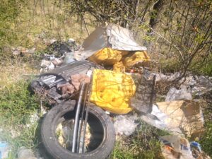 rifiuti quattro tornanti11